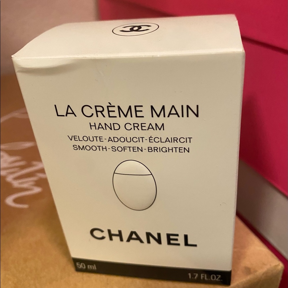 Chanel La Creme Main Hand Creme 50 ml 1.7 Fl. Oz - Picture 2 of 9